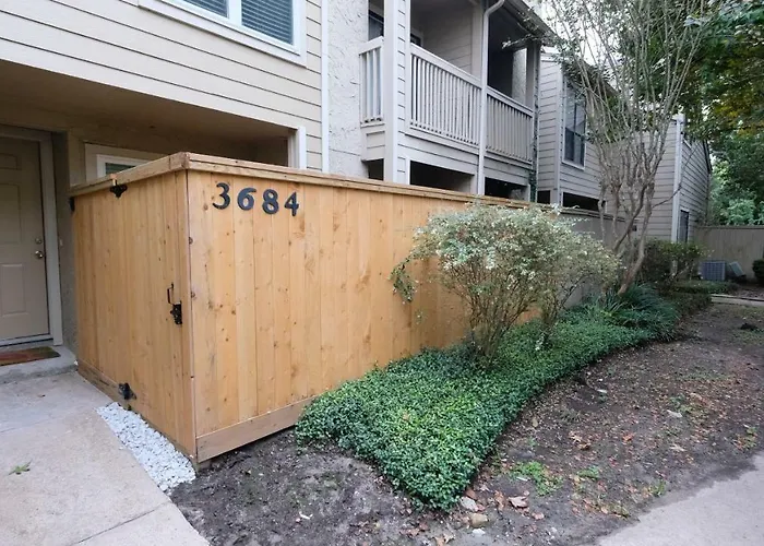 Galleria Area Condo, 2 Bedrooms 2 Story - Ocee Houston