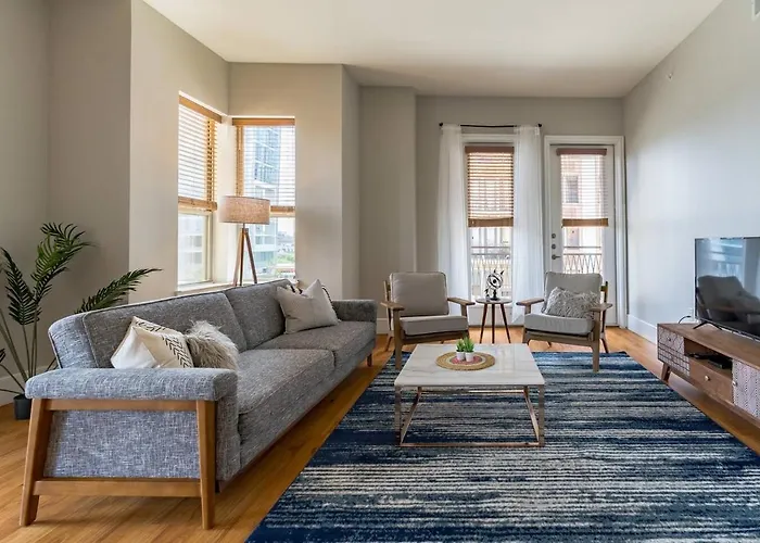 Pet friendly Modern Flat + Pool + Gym Apartment Houston
