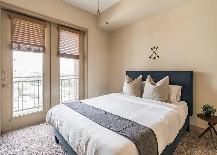 Centrally Located Suite + Pool + Gym