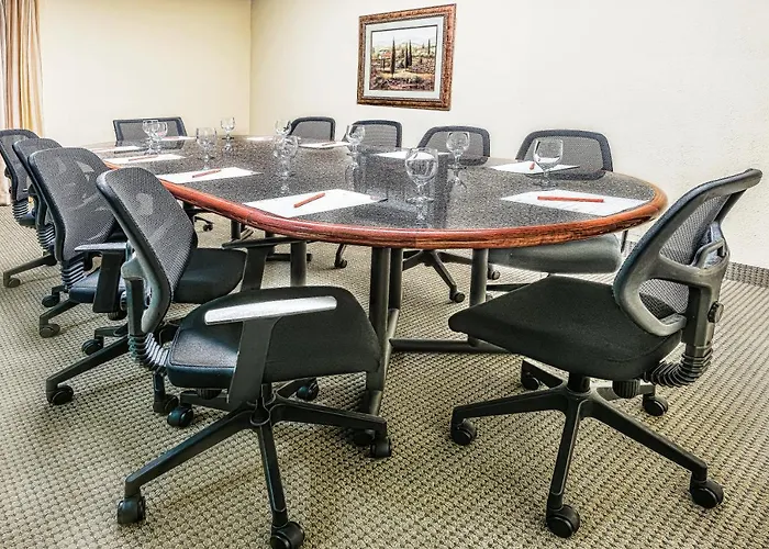 Crowne Plaza Suites Houston - Near Sugar Land